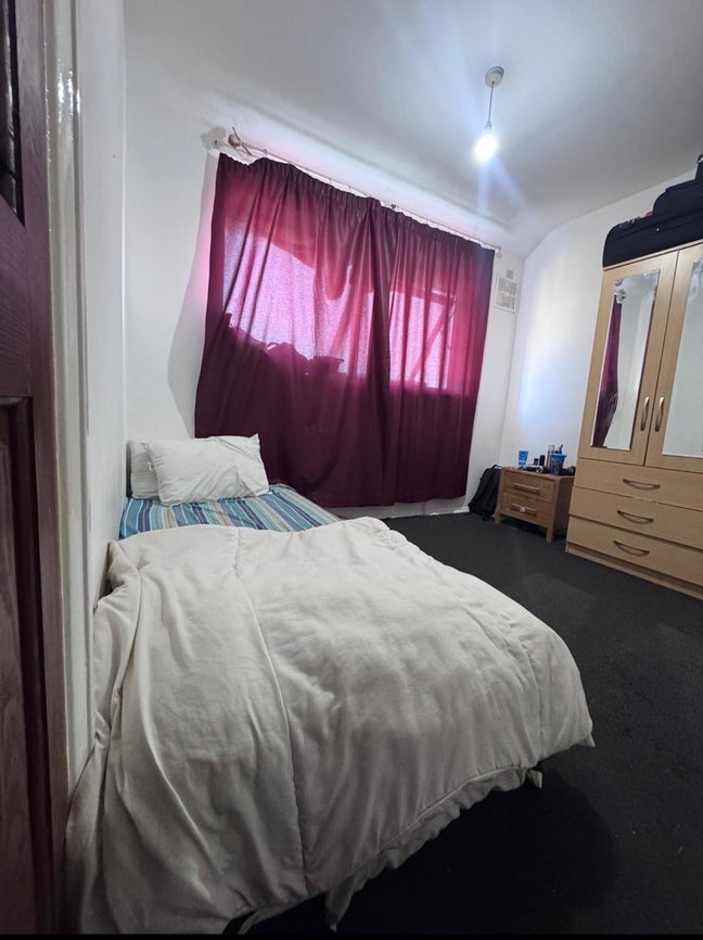 Double Room Available – Hayes/Southall Main Photo