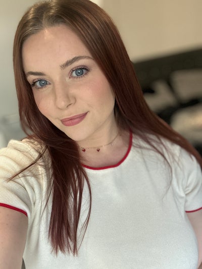 Looking to find a flat with another girl Main Photo