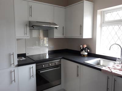 4 bed bungalow, 1 room available 16th Aug Main Photo