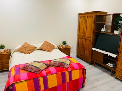 ✨ Bright & Cosy Spare Double Room | Prime Location Main Photo