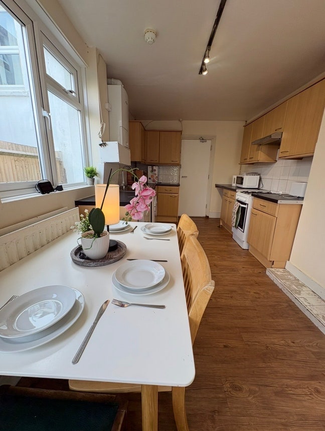 ‼️Massive Room for Great Price - Luxury‼️ #57Ber Main Photo