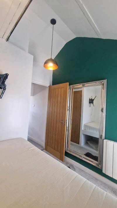 Room to rent Main Photo