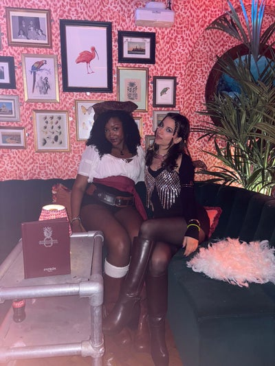 22 year old Female looking for en-suite  Main Photo