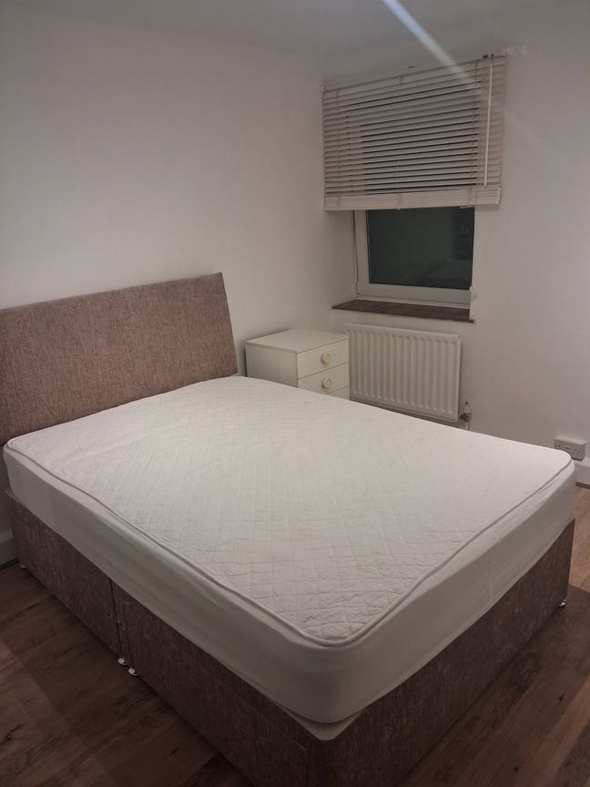 Double bedroom to rent  Main Photo