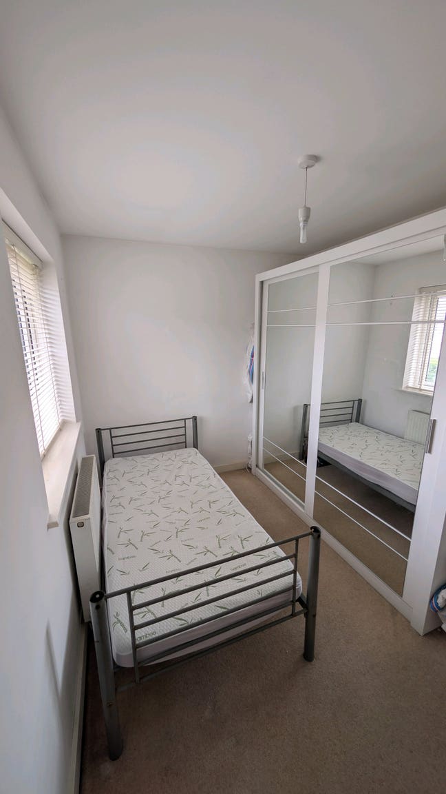 Single Room- House Share *Females Preferred* Main Photo