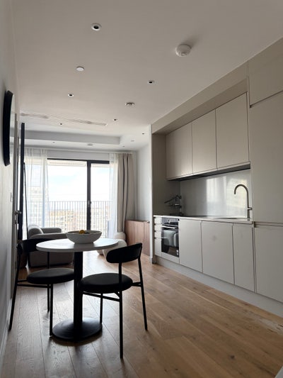 Modern studio flat in Canning Town Main Photo