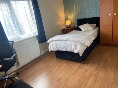 Two Rooms-Turnpike Lane N8 - &pound;895 pcm (Per Room) Main Photo