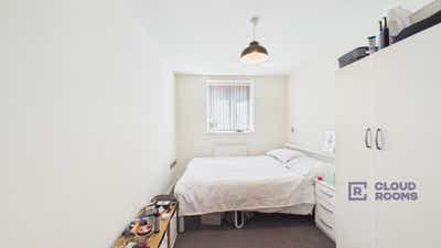 West Sussex – RH12 🏠 EnSuite / Horsham Main Photo