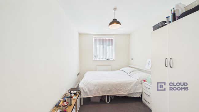 West Sussex – RH12 🏠 EnSuite / Horsham Main Photo