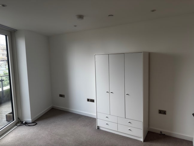 Bright Double Room Right by the Station! Main Photo