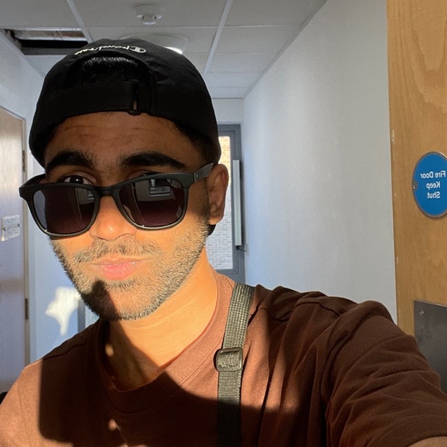 Professional Male seeks a single or double room Main Photo