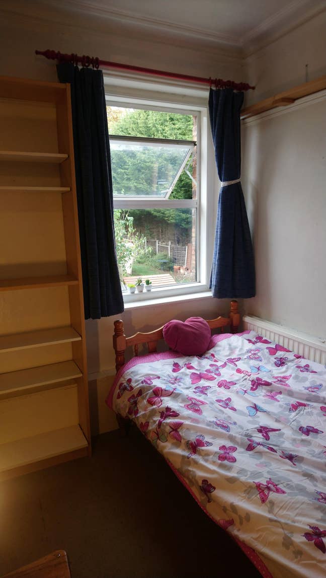 Girl Wanted for Nice Room Hendon own kitchen facil Main Photo