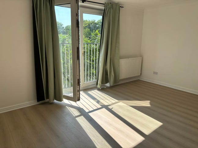 E14|2-Bed 1-Bath Apartment with Allocated Parking Main Photo