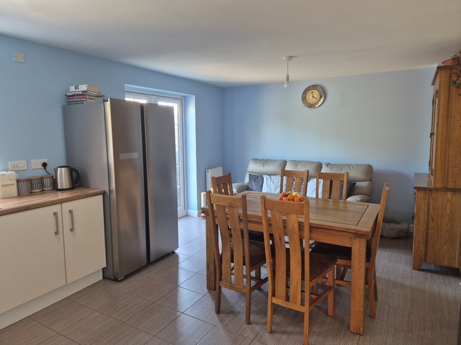 Homely rooms in friendly tucked away household Main Photo
