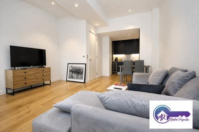 Luxury One Bed Flat in Angel N1  Main Photo
