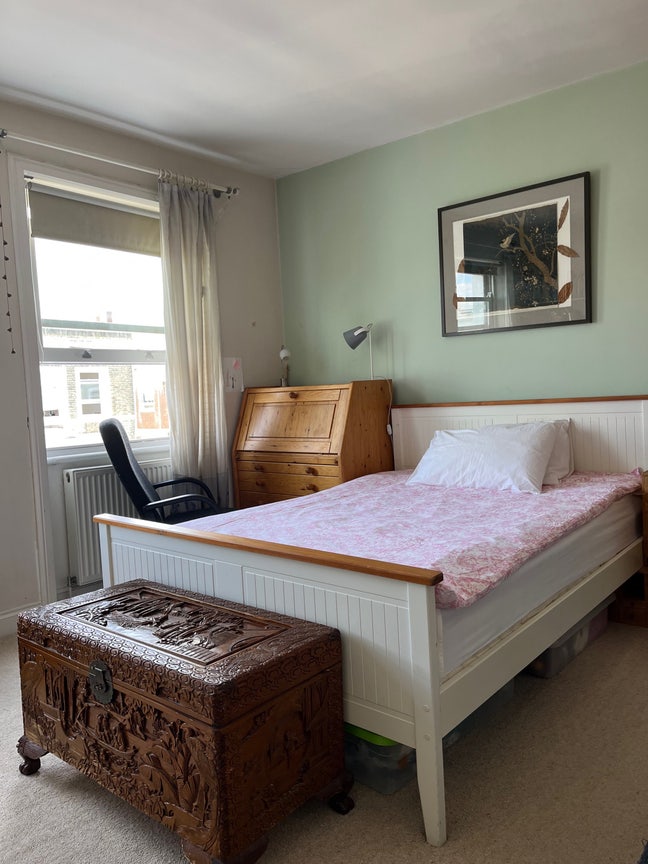 Large double room in West Kensington  Main Photo