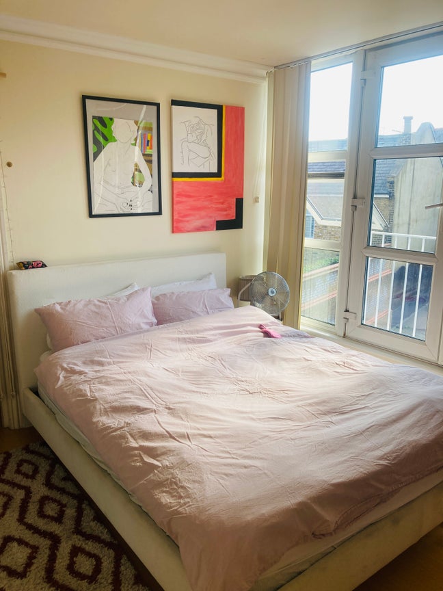 Large Double Bedroom with Ensuite  Main Photo