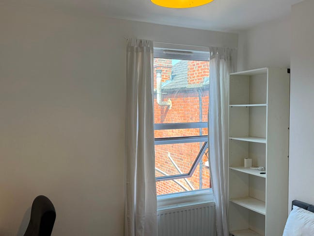 Lovely Large Bright Newly Decorated Double Room Main Photo