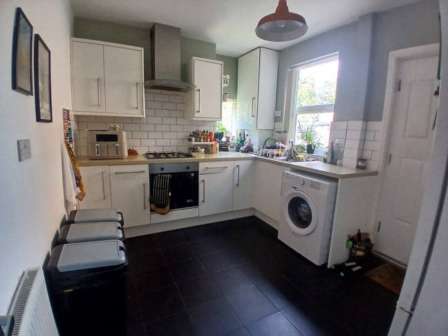 Fab 3 bed house behind Trove Main Photo