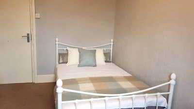 ** Lovely LARGE Room Hagley Rd - No Bills To Pay! Main Photo