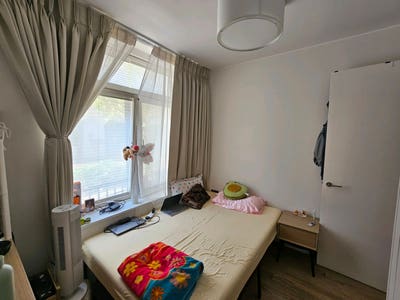 Small Double Room Available near Stratford  Main Photo
