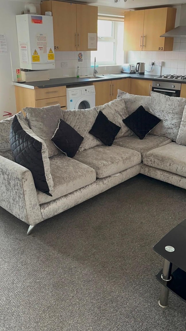 Extra Large Double Room in Chingford  Main Photo