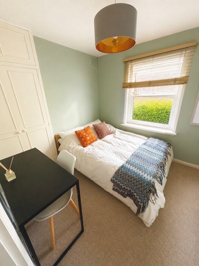 Double Room in Fulham House  Main Photo