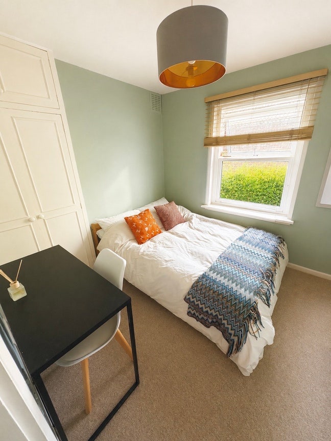 Double Room in Fulham House  Main Photo