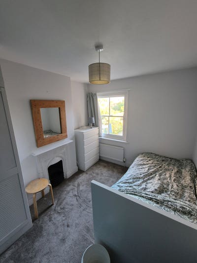 Single Room for rent Main Photo