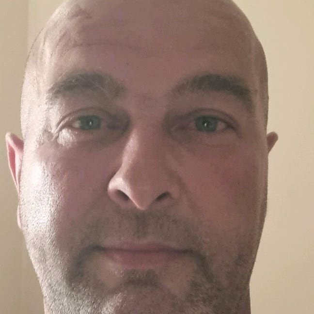 42 year old Male seeks a single or double room Main Photo