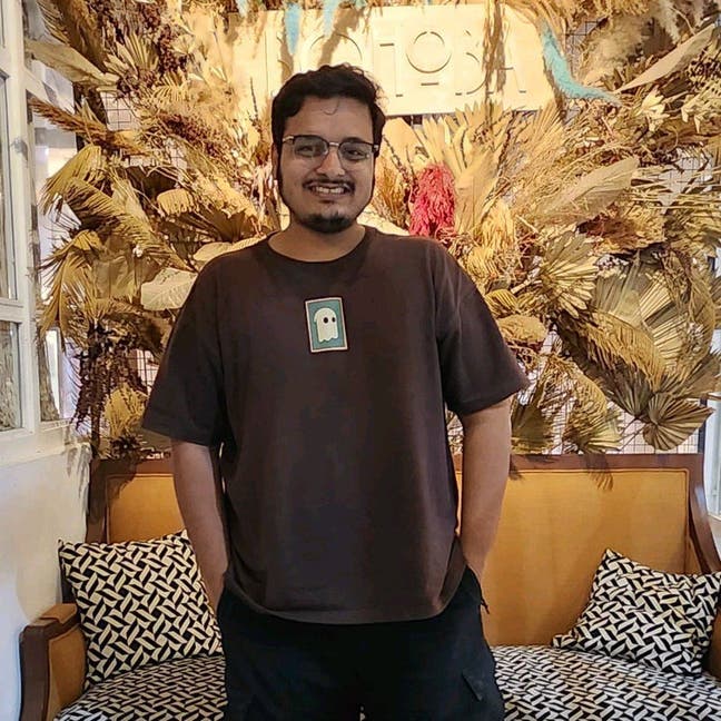 Professional Male seeks a single or double room Main Photo