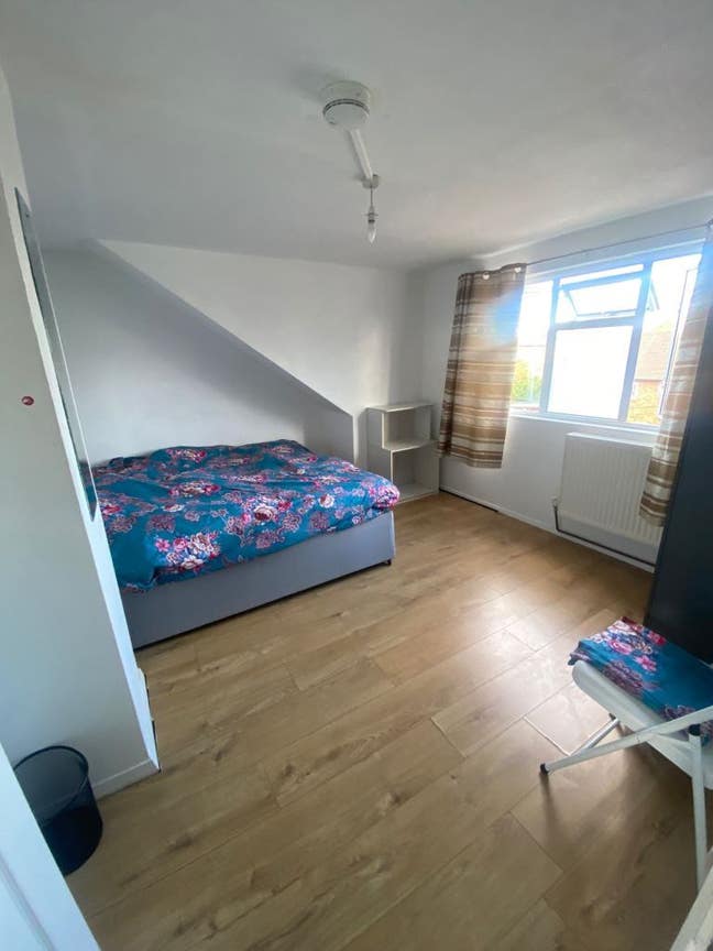 🏡 Rooms Available in TW19 7RE – Stanwell  ✨  Main Photo