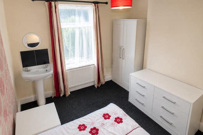 # Spacious Double Room – &pound;430 PCM Main Photo