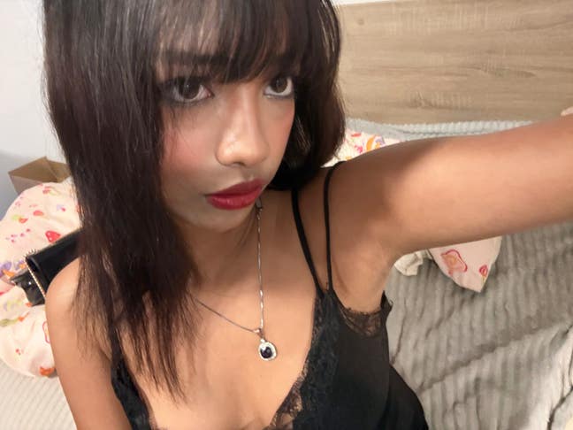 Looking for flatmates to share a 4 bed 2 bath flat Main Photo