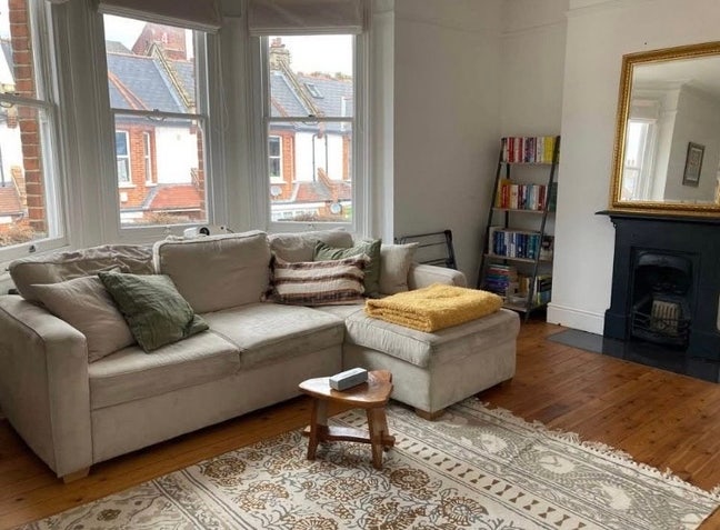 Ensuite room in spacious 2-bed flat  Main Photo