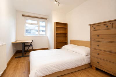 🔥 Zone 1 Room | 3-Bed Flat | 10 Mins Old Street Main Photo