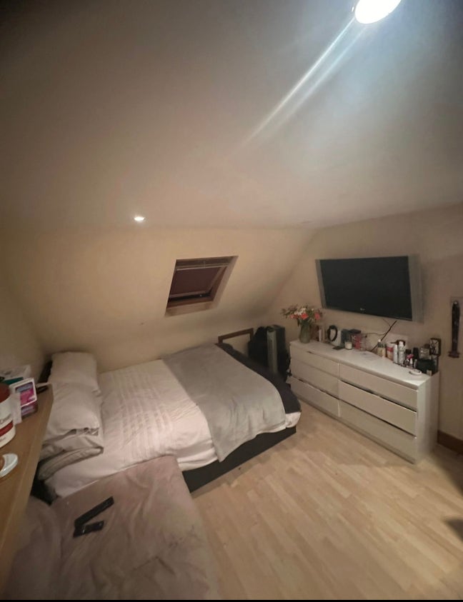 🏡 Beautiful En-Suite Double Room in Friendly Fami Main Photo