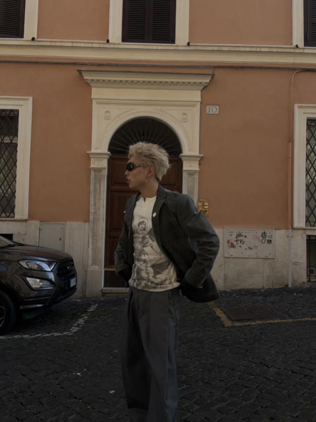 22 looking for a room/flatmates Main Photo