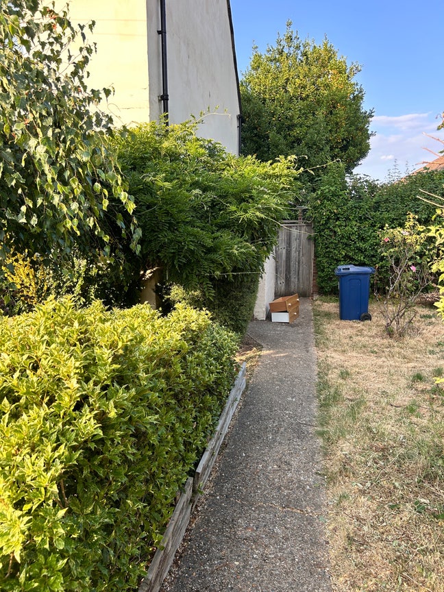 Double bedroom, Northolt, near station  Main Photo