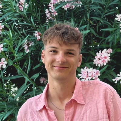 Looking for a house/housemates in Clapham Main Photo