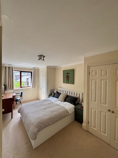 Large double bedroom en suite in Limehouse Main Photo