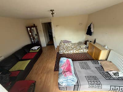One single space available in double bedrooms  Main Photo