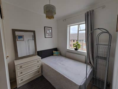 2Spacious DBL rooms on Northcote road  Main Photo