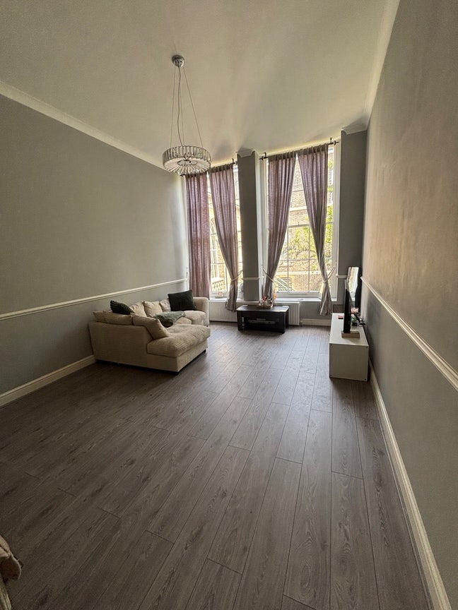 Room in a lovely 2 bedroom flat 🏡  Main Photo