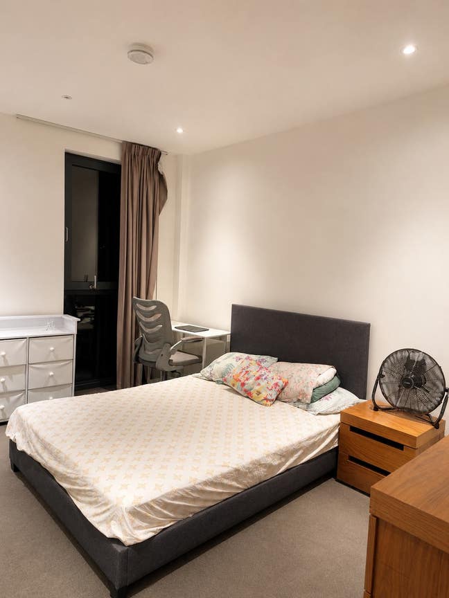 Bright & Comfortable Room East Village, Stratford Main Photo