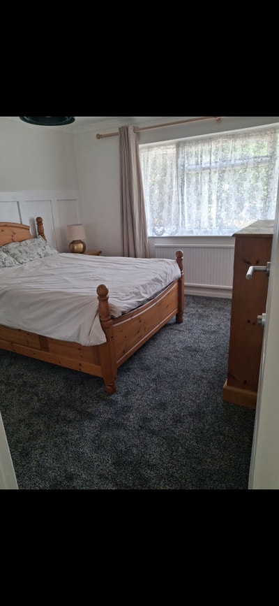 One double roorn and one single room  shared house Main Photo
