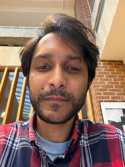 Friendly & Tidy Postgrad Looking for a Room Main Photo