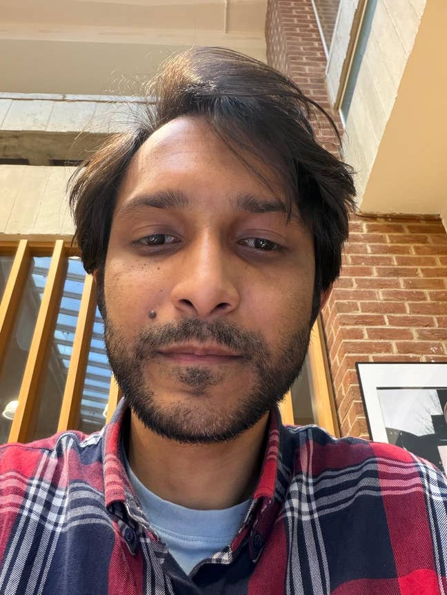 Friendly & Tidy Postgrad Looking for a Room Main Photo