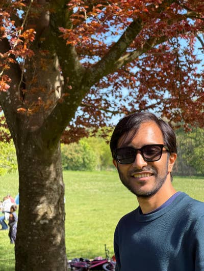 Friendly & Tidy Postgrad Looking for a Room Main Photo