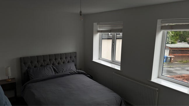 Double Room for Temt 10 Mins from Trafford Centre  Main Photo